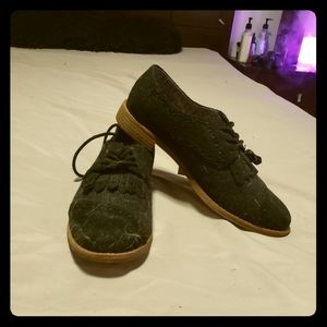 New with Tag Toms Suede Shoes Size 8
